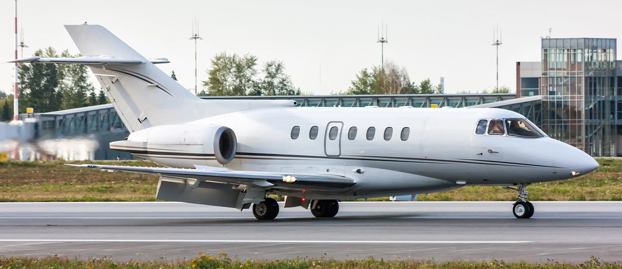private-jet-charter-vs-first-class-when-does-the-math-actually-make-sense-details-renzarix